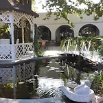 Oreg-to Club Hotel 3*