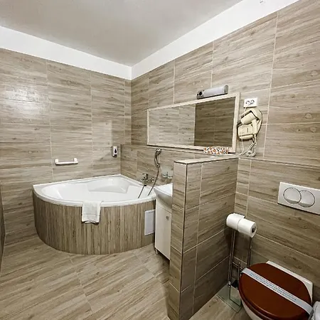 Hotel Oreg-to Club