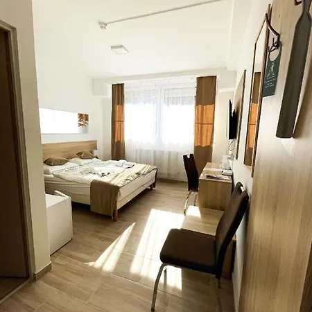Oreg-to Club 3* Tata