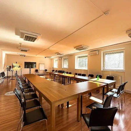 Hotel Oreg-to Club