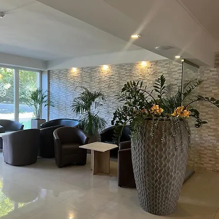 Oereg-to Es Rendezvenyter 3* Tata