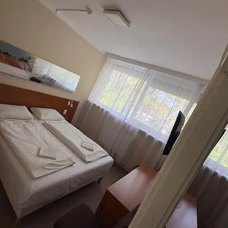 Oereg-to Es Rendezvenyter Hotel