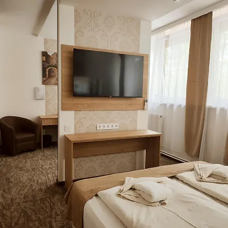 Hotell Oreg-to Club Tata