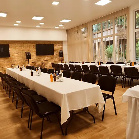 Oereg-to Es Rendezvenyter Hotel Tata