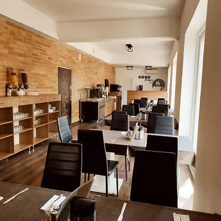 Hotel Oereg-to Es Rendezvenyter Tata