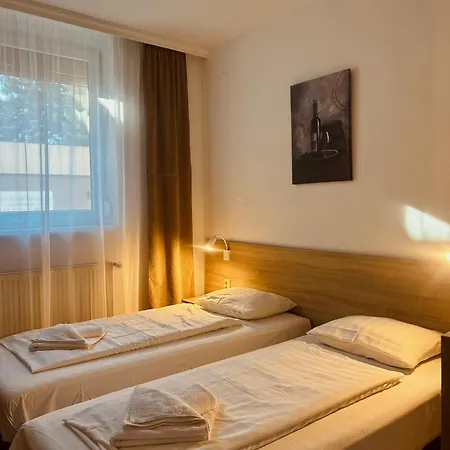 Otel Oereg-to Es Rendezvenyter 3*