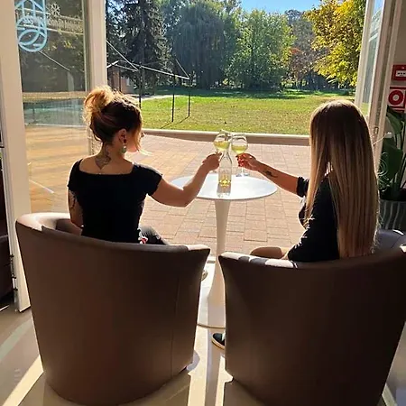 Hotel Oreg-to Club
