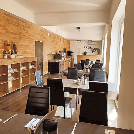 Oreg-to Club Hotel