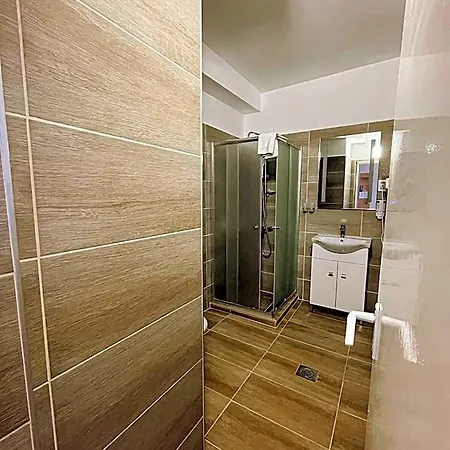 Hotell Oreg-to Club Tata
